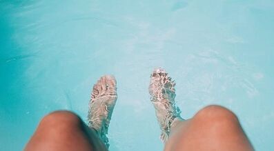 Prevention of the development of the mushroom on the leg nails